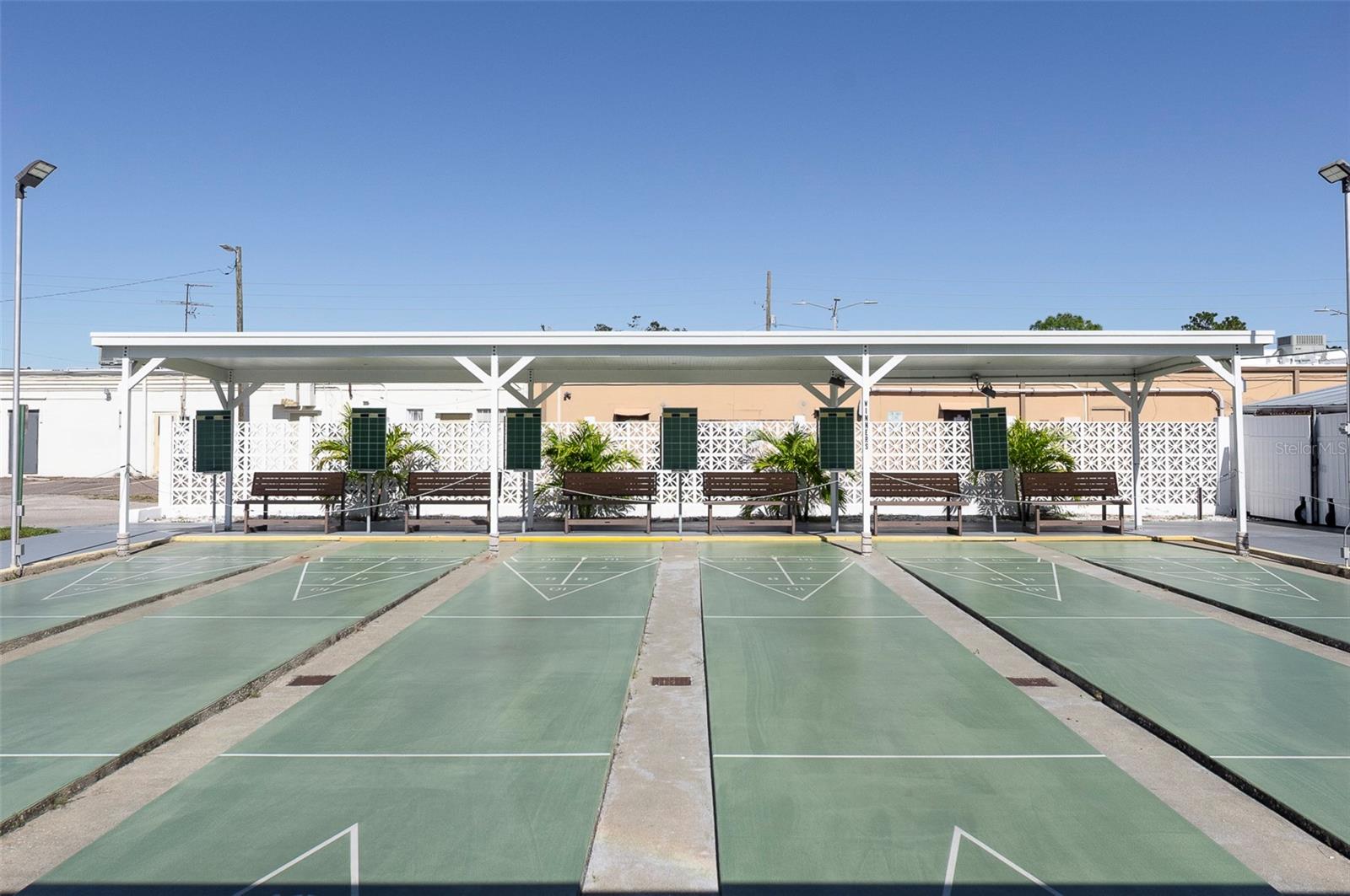 Listing photo id 24 for 1950 59th Avenue N 119