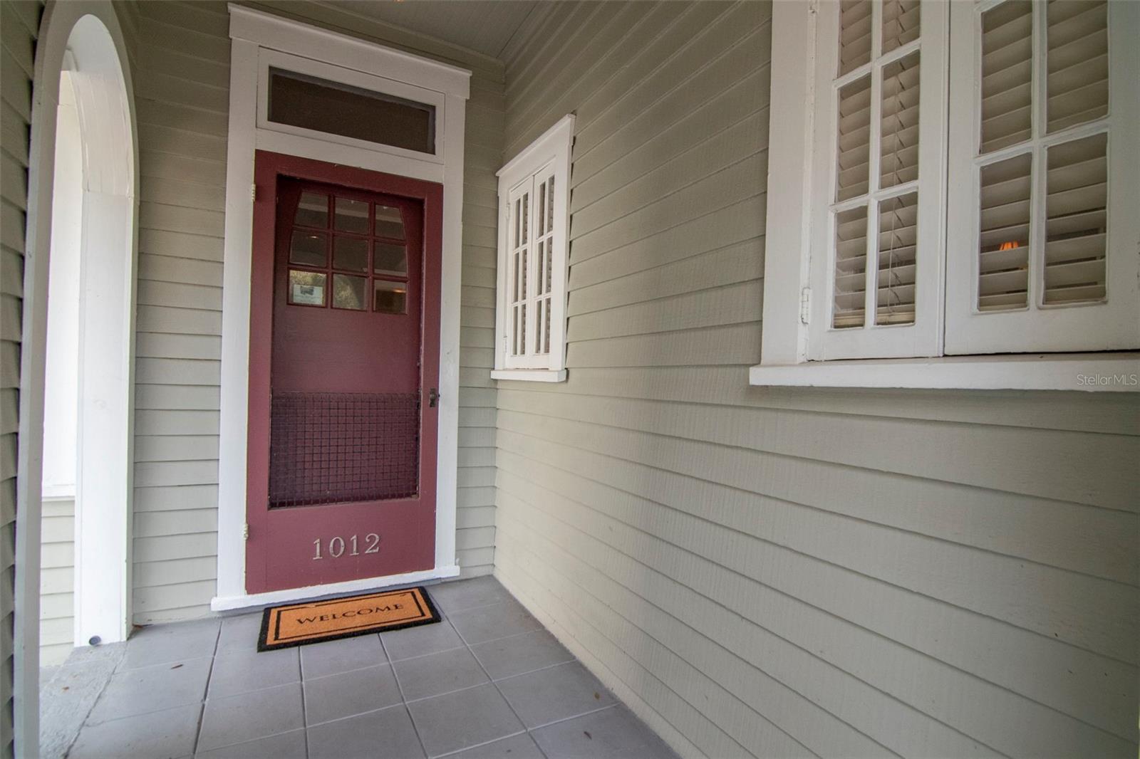 Listing photo id 1 for 1012 Rome Avenue