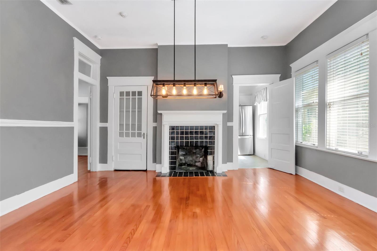 Listing photo id 4 for 1012 Rome Avenue