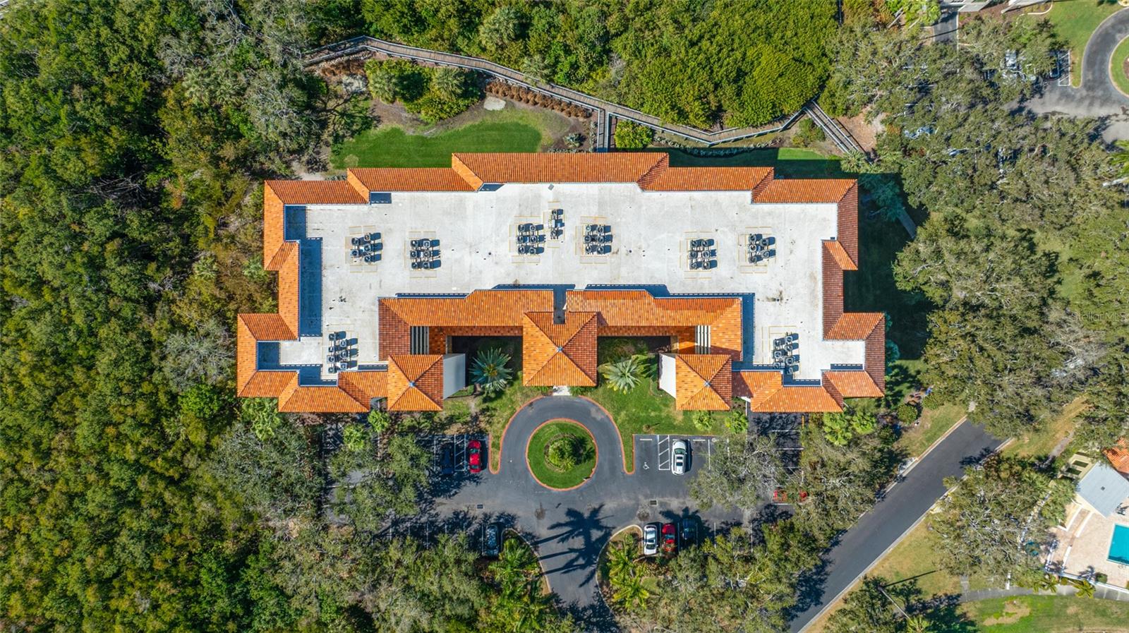 Image 12 of 47 For 4750 Dolphin Cay Lane S 509