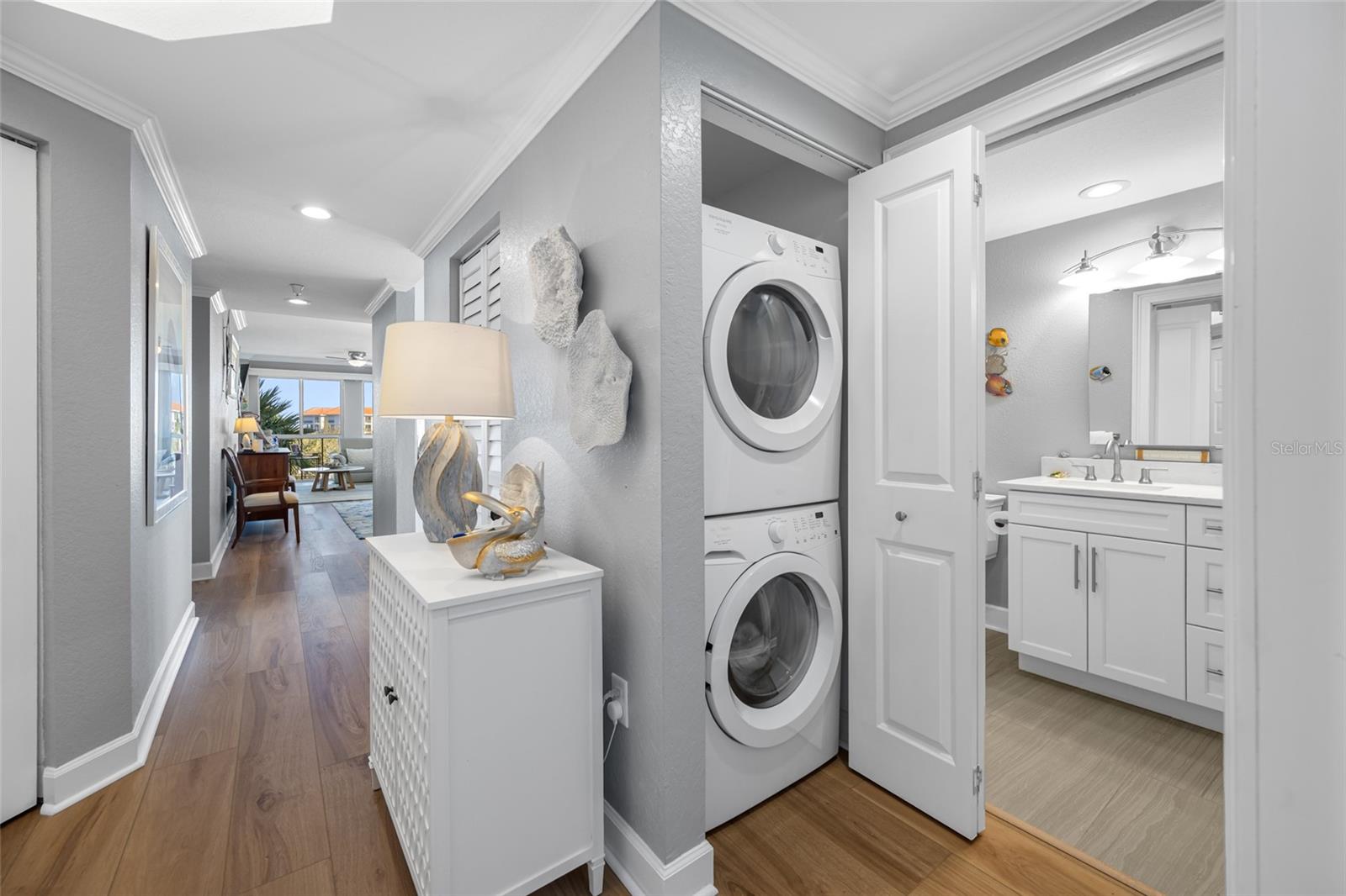 Image 23 of 47 For 4750 Dolphin Cay Lane S 509