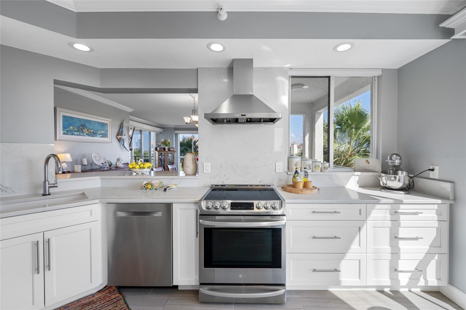 Image 28 of 47 For 4750 Dolphin Cay Lane S 509