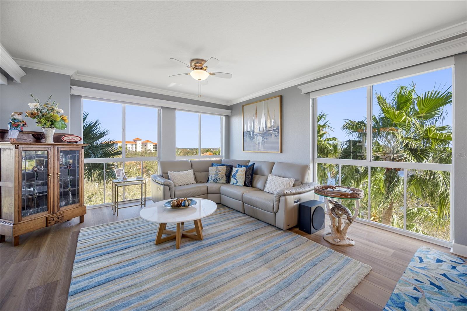 Image 32 of 47 For 4750 Dolphin Cay Lane S 509