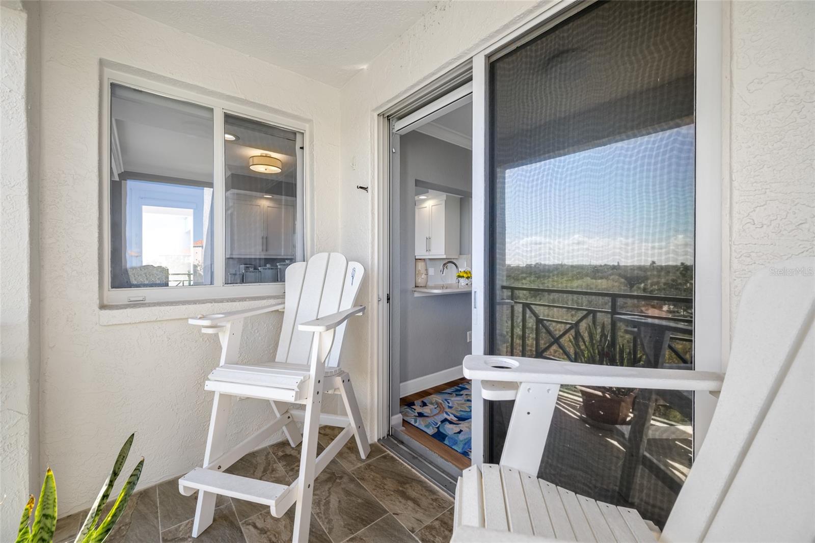 Image 38 of 47 For 4750 Dolphin Cay Lane S 509