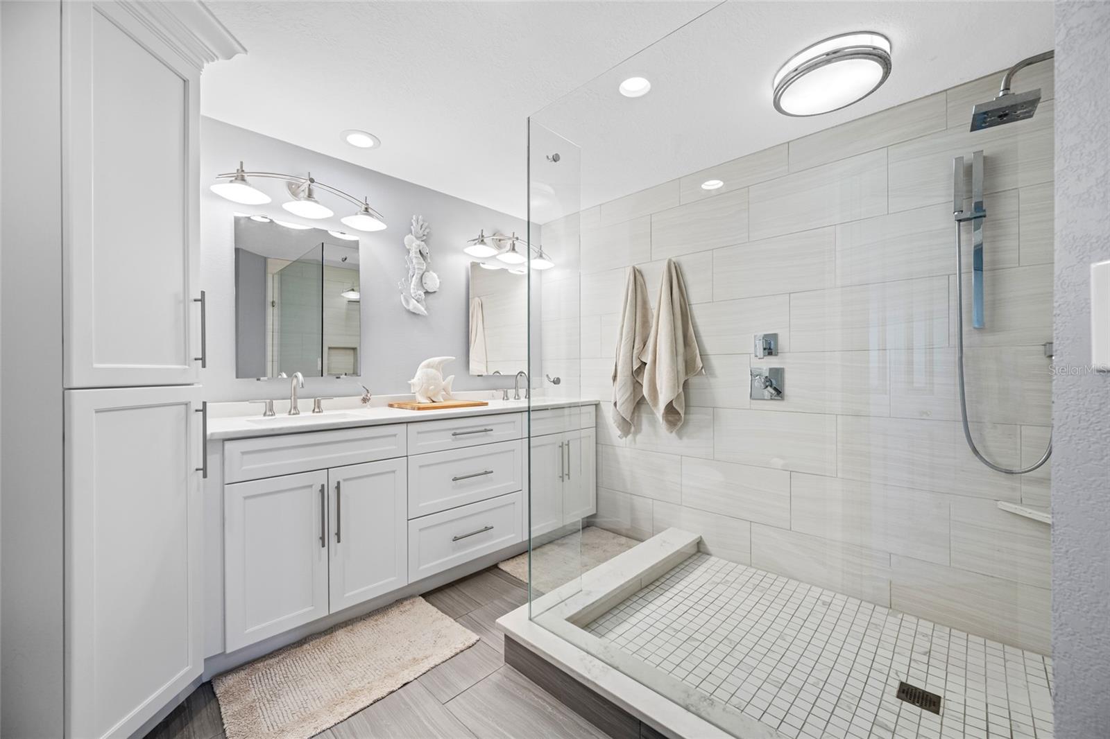 Image 44 of 47 For 4750 Dolphin Cay Lane S 509