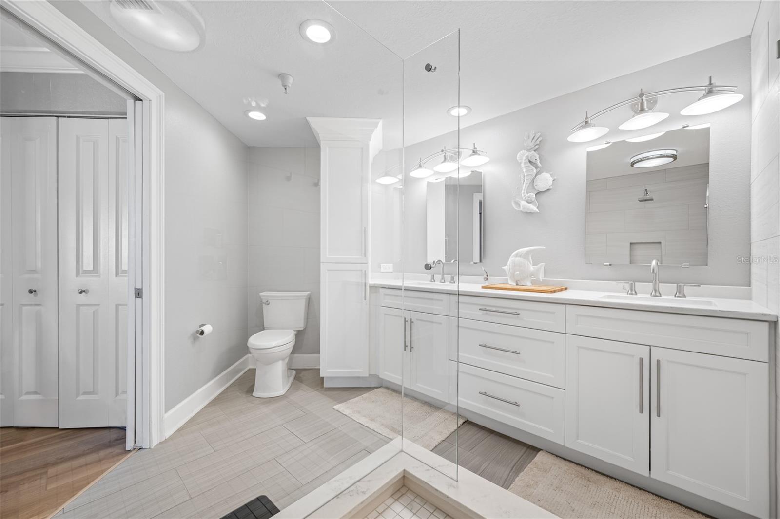 Image 45 of 47 For 4750 Dolphin Cay Lane S 509