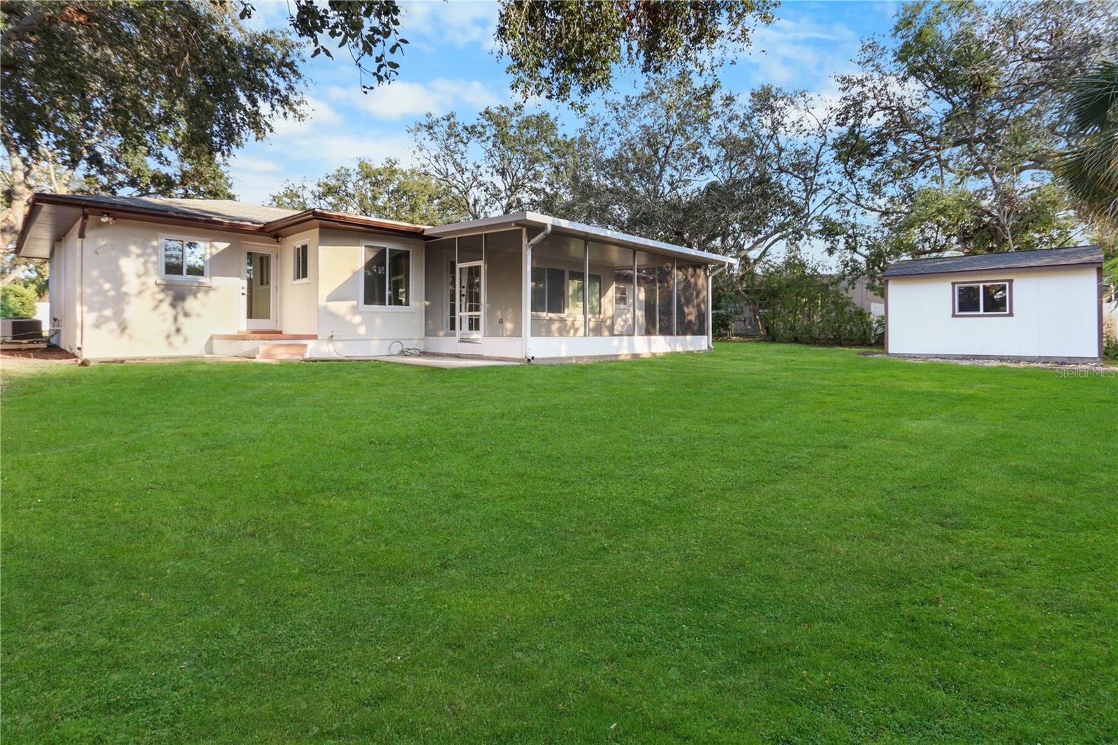 Listing photo id 21 for 772 Palmer Road