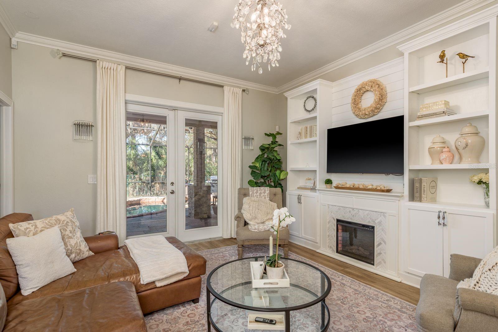 Listing photo id 12 for 5801 Erhardt Drive