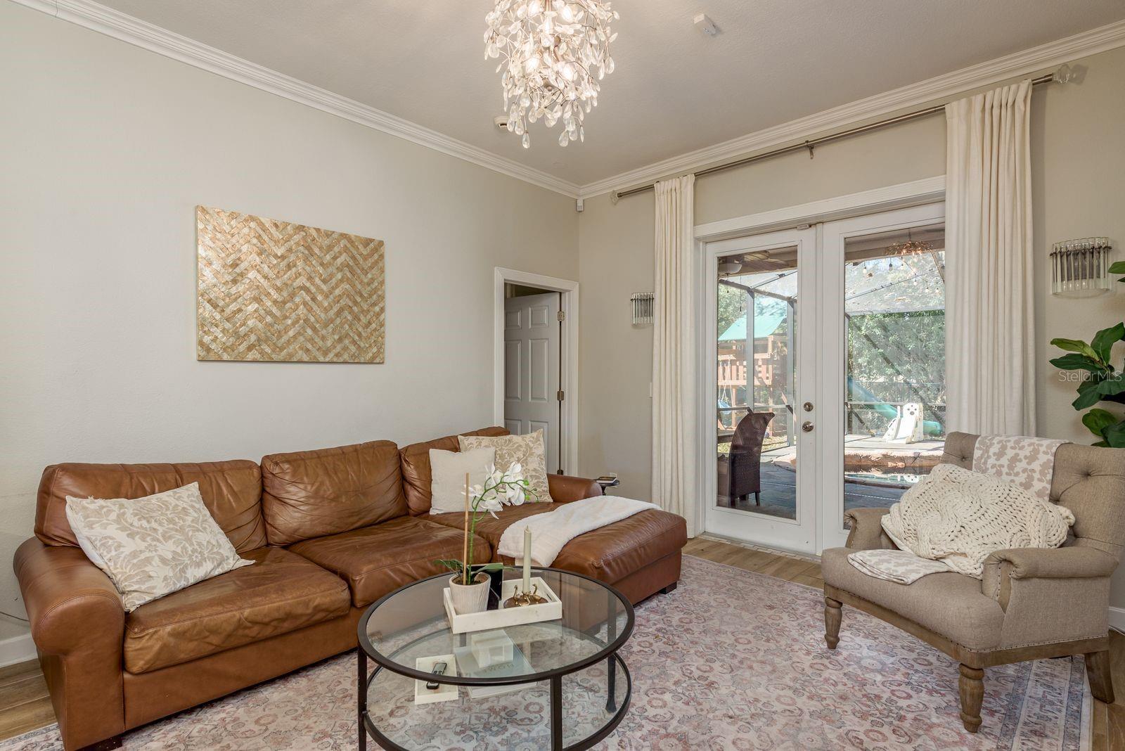 Listing photo id 13 for 5801 Erhardt Drive