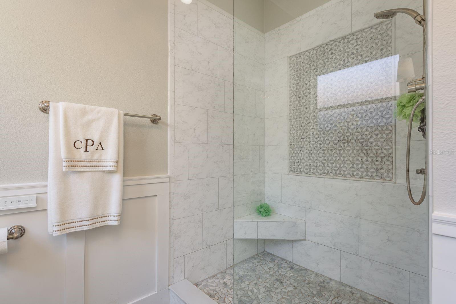 Listing photo id 18 for 5801 Erhardt Drive