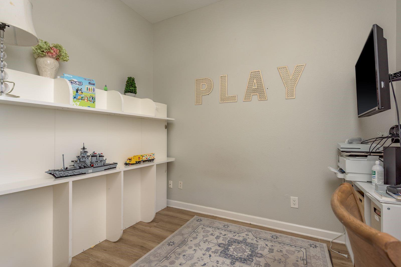 Listing photo id 22 for 5801 Erhardt Drive