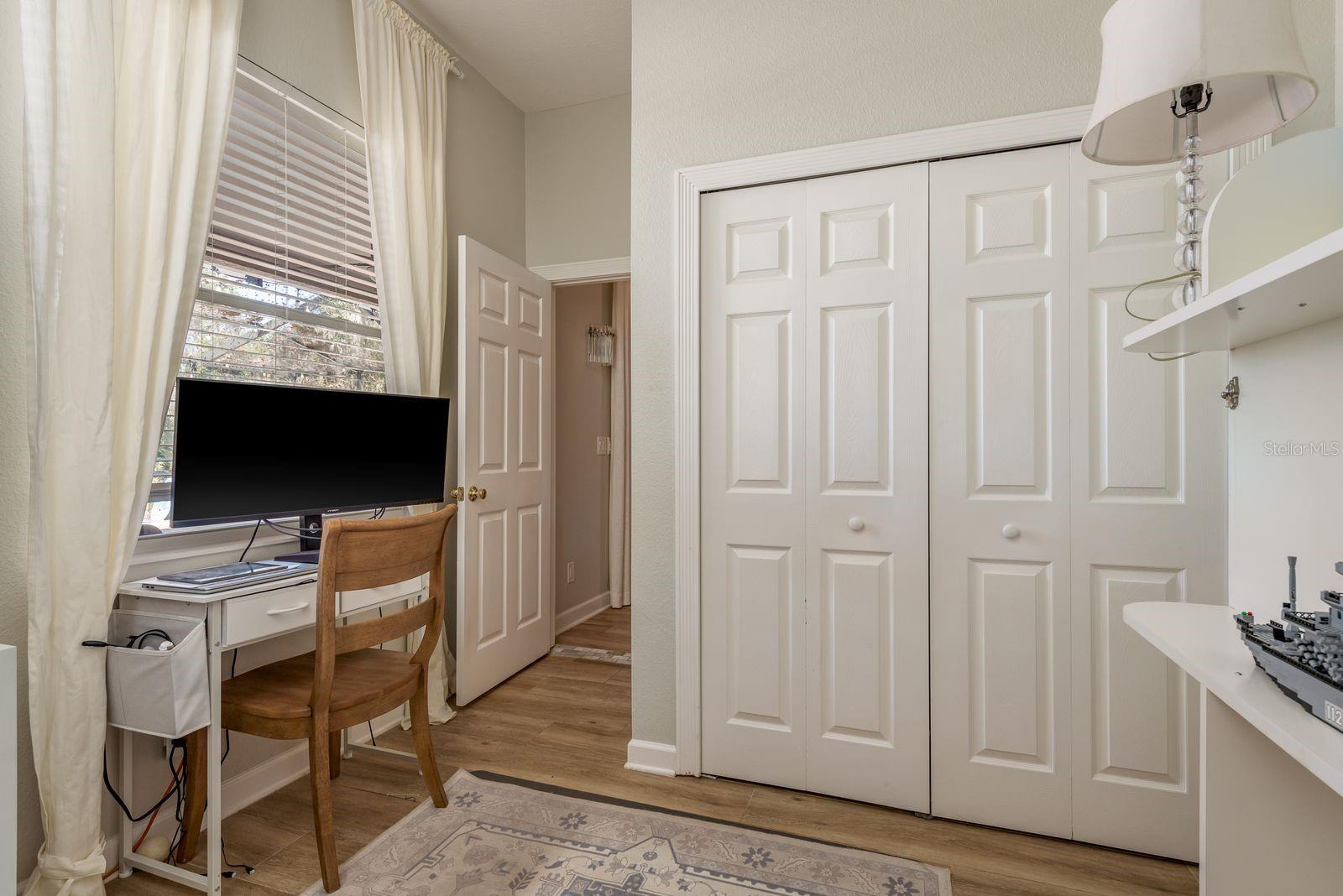 Listing photo id 23 for 5801 Erhardt Drive