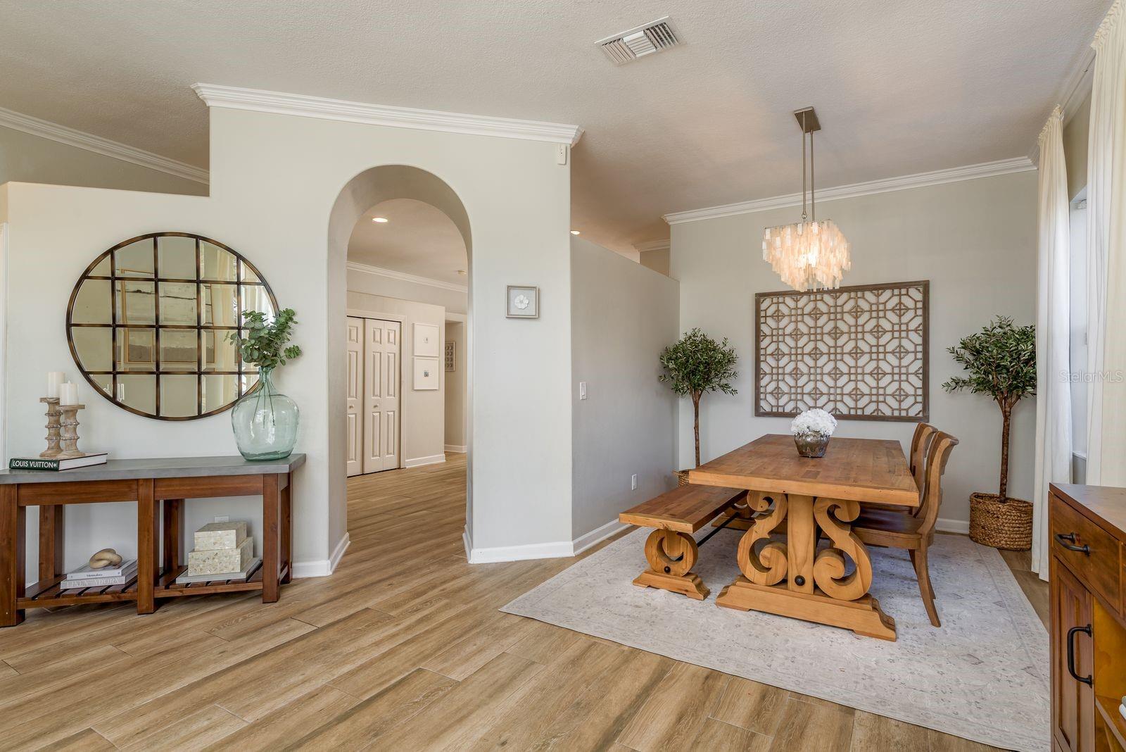 Listing photo id 4 for 5801 Erhardt Drive