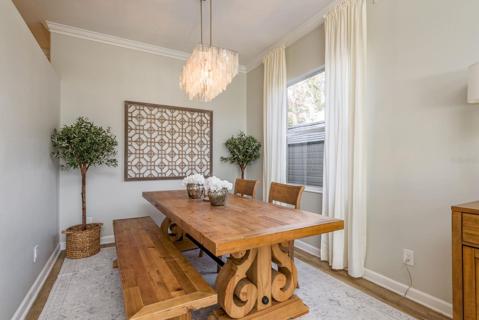 Listing photo id 5 for 5801 Erhardt Drive