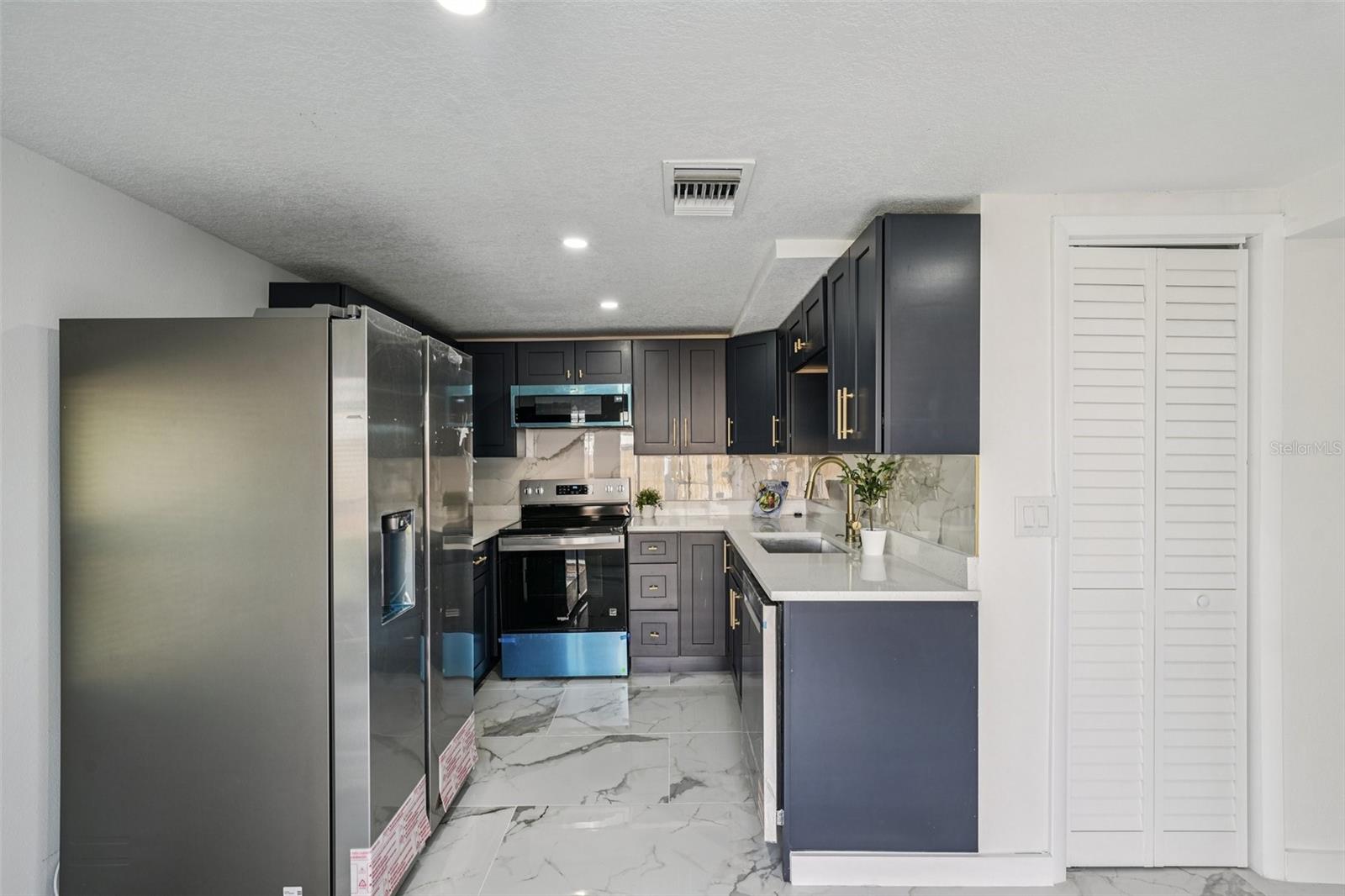 Image 19 of 66 For 6832 16th Way S