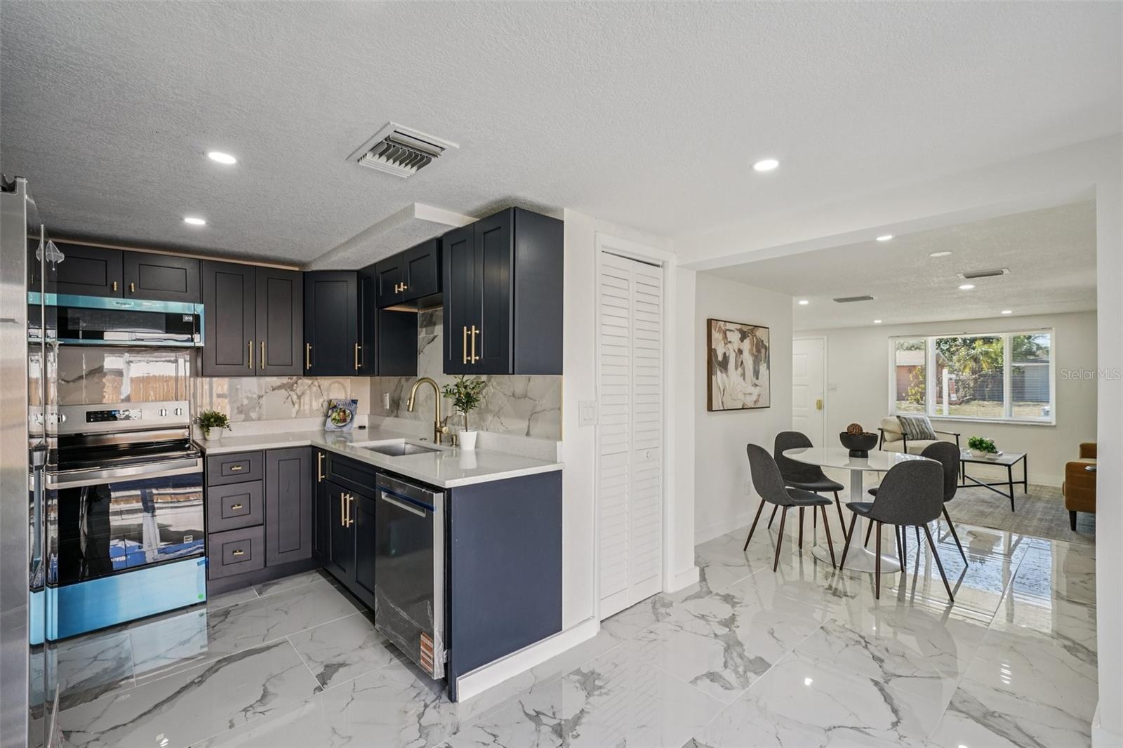 Image 21 of 66 For 6832 16th Way S