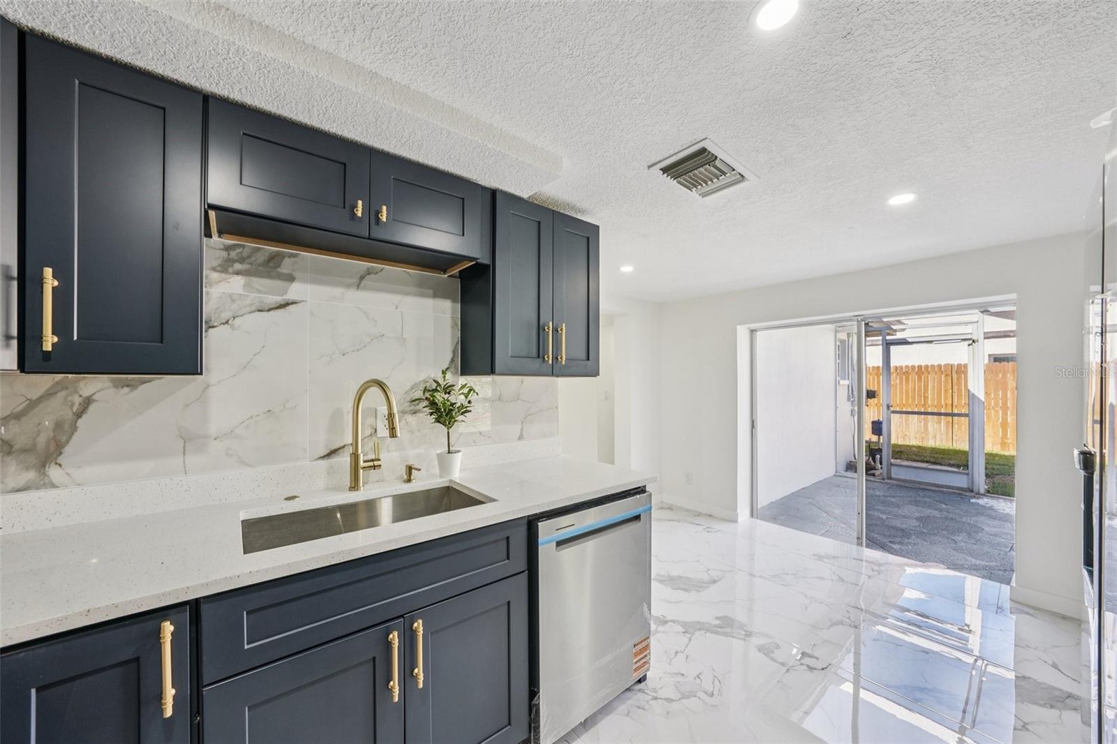 Image 22 of 66 For 6832 16th Way S