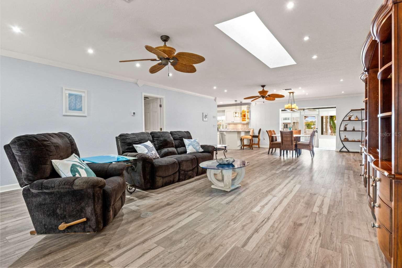 Image 32 of 52 For 4383 Biscayne Drive