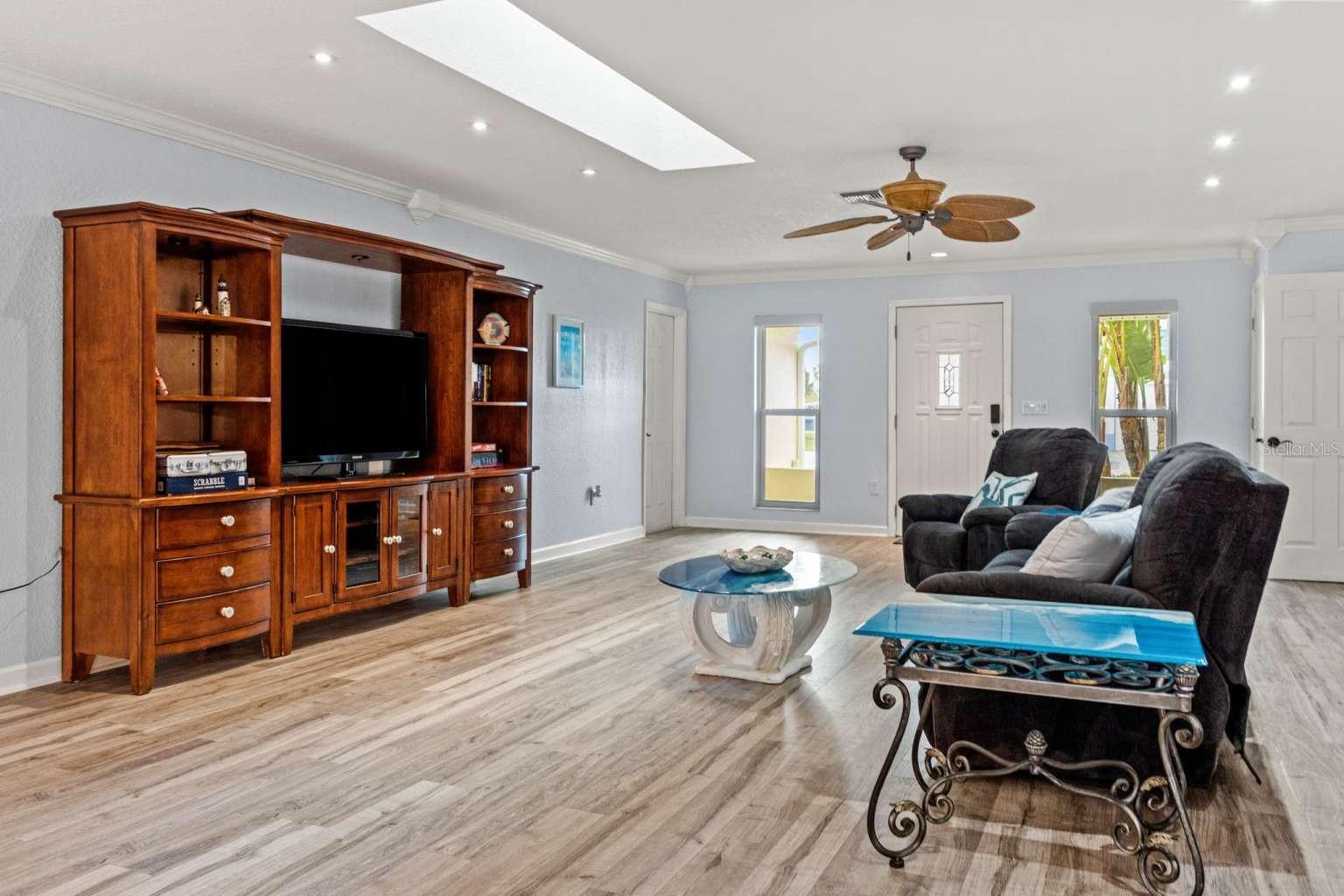 Image 33 of 52 For 4383 Biscayne Drive