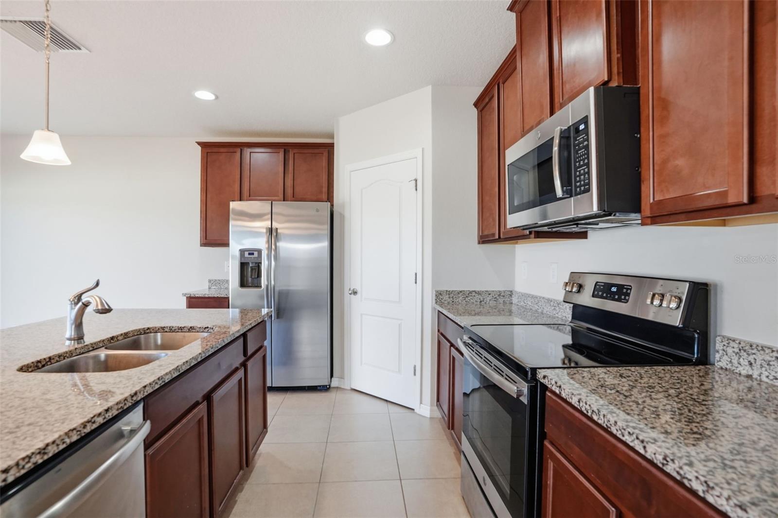 Image 14 of 63 For 10402 Hawks Landing Drive