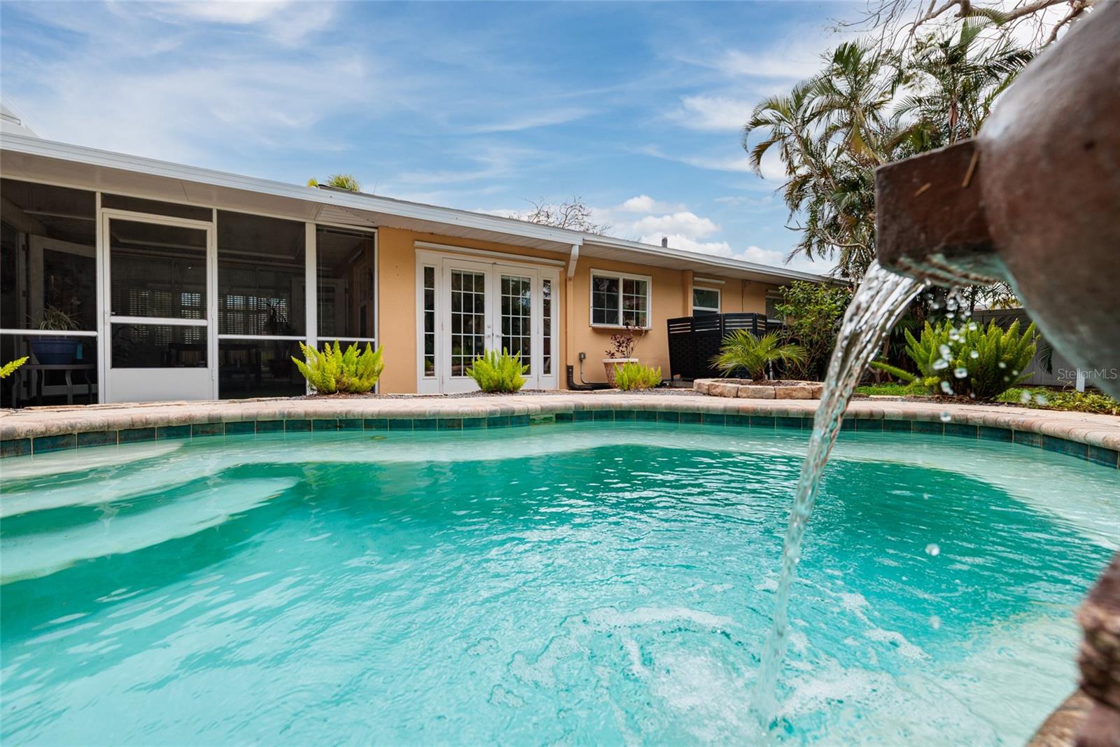 Image 22 of 36 For 2209 Sunrise Drive Se