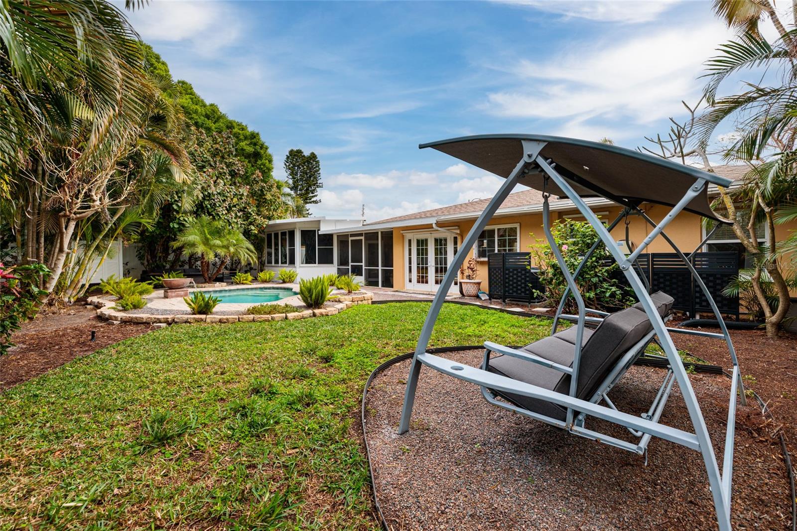 Image 25 of 36 For 2209 Sunrise Drive Se