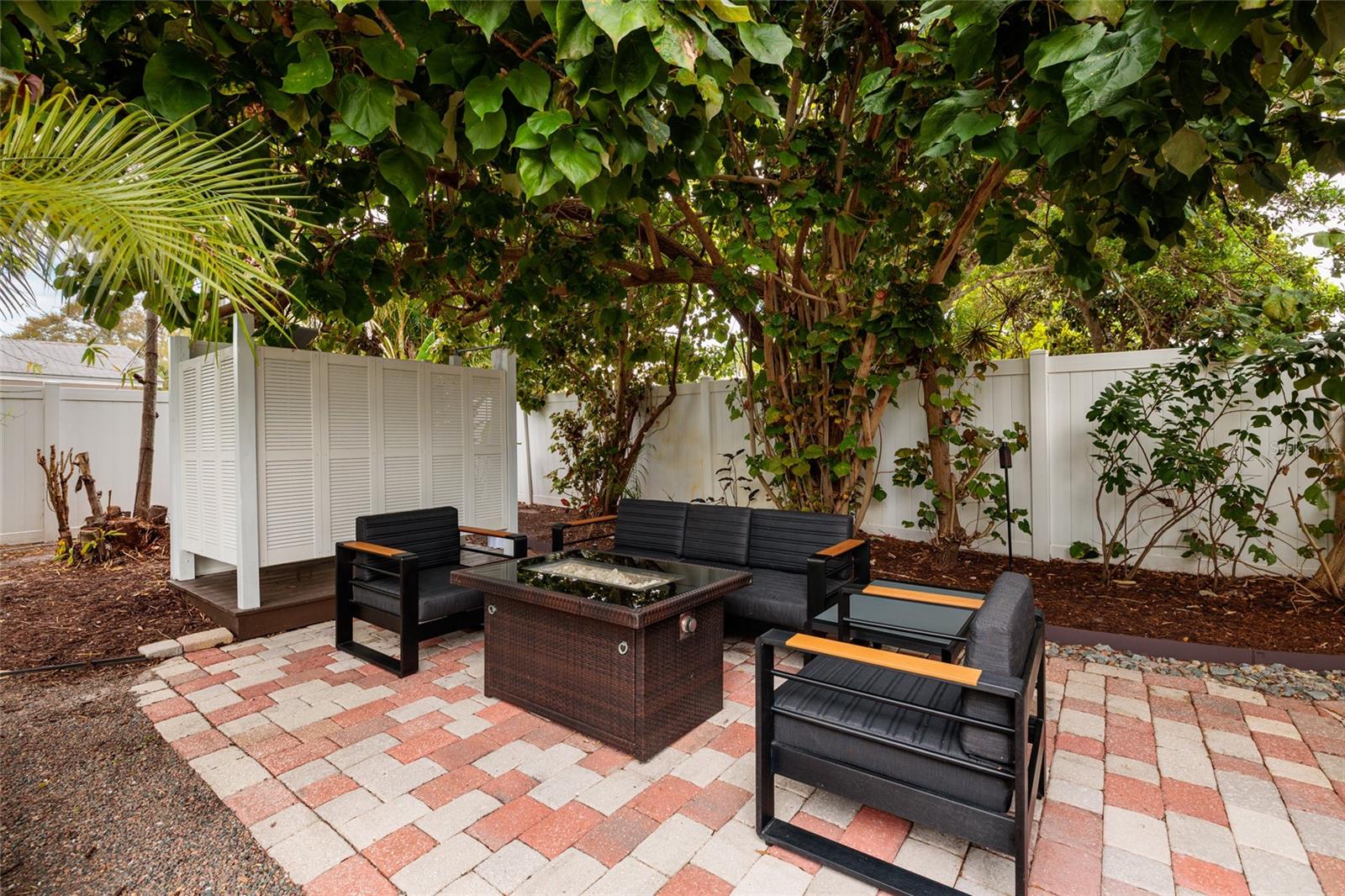 Image 27 of 36 For 2209 Sunrise Drive Se