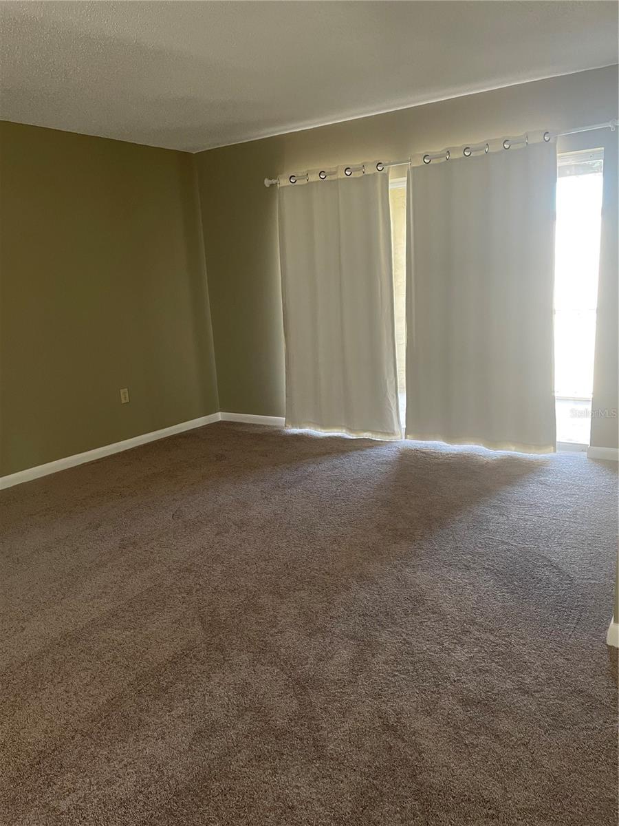 Image 7 of 17 For 7701 Starkey Road 622