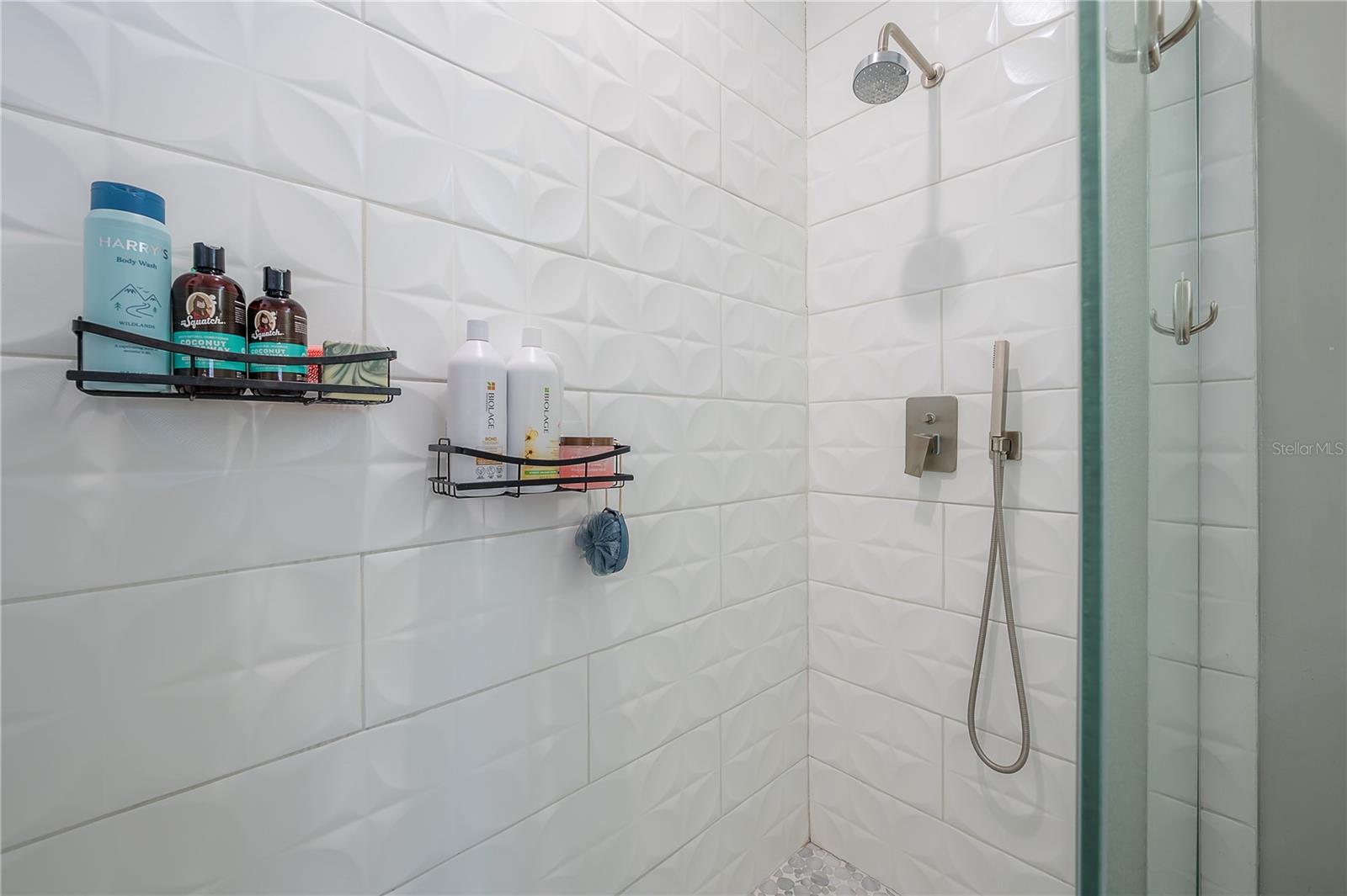 Listing photo id 20 for 2341 Chestnut Street