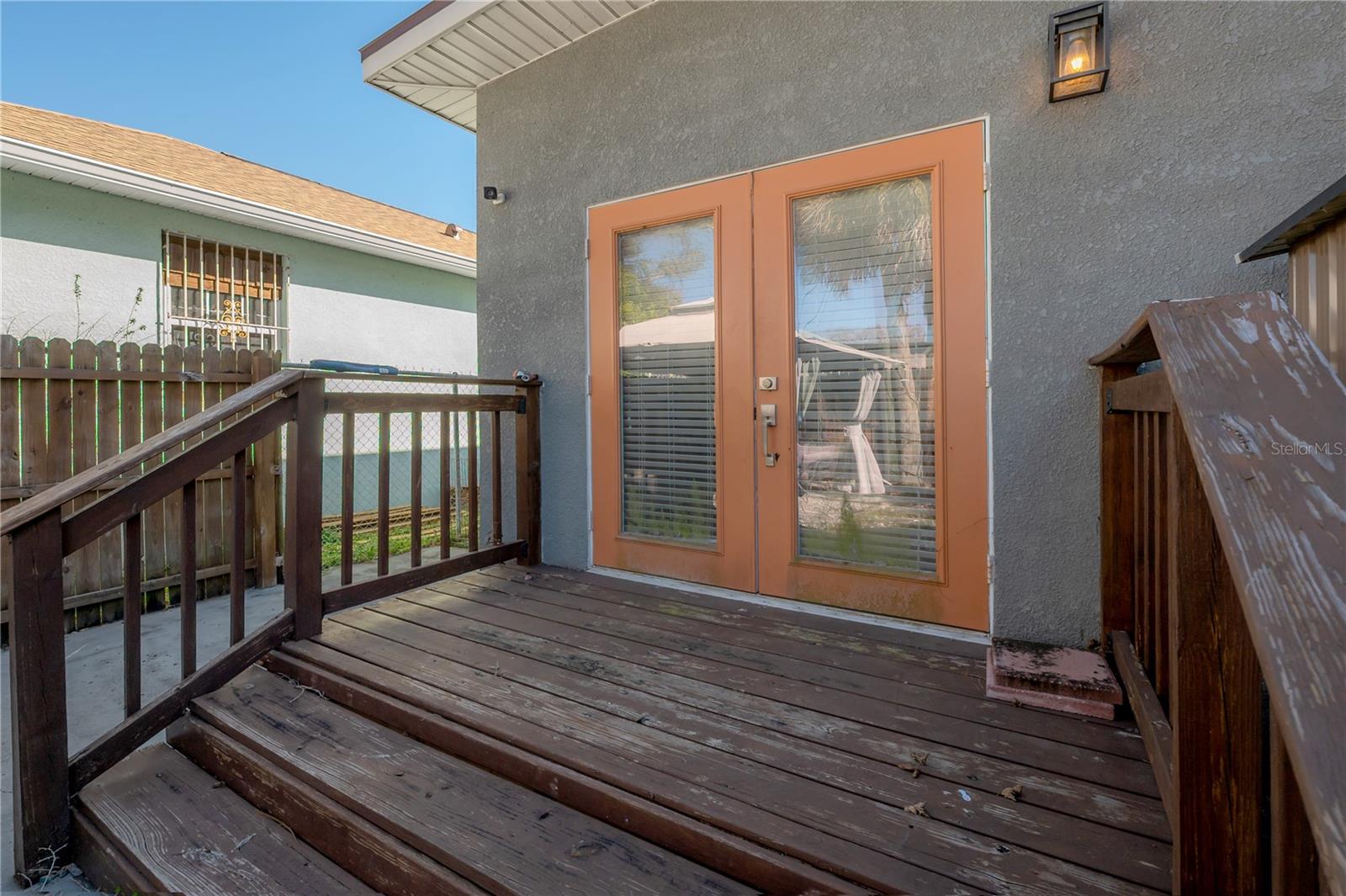 Listing photo id 39 for 2341 Chestnut Street