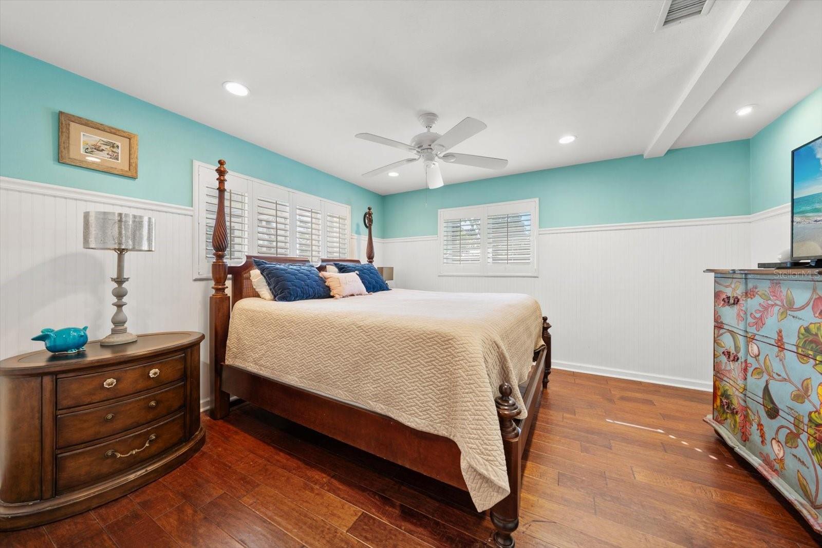 Image 15 of 31 For 127 Oakwood Drive