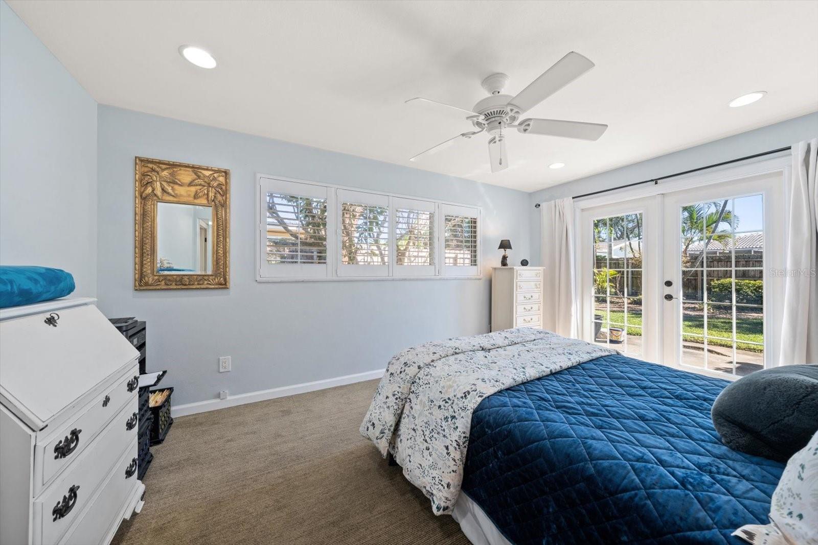 Image 20 of 31 For 127 Oakwood Drive