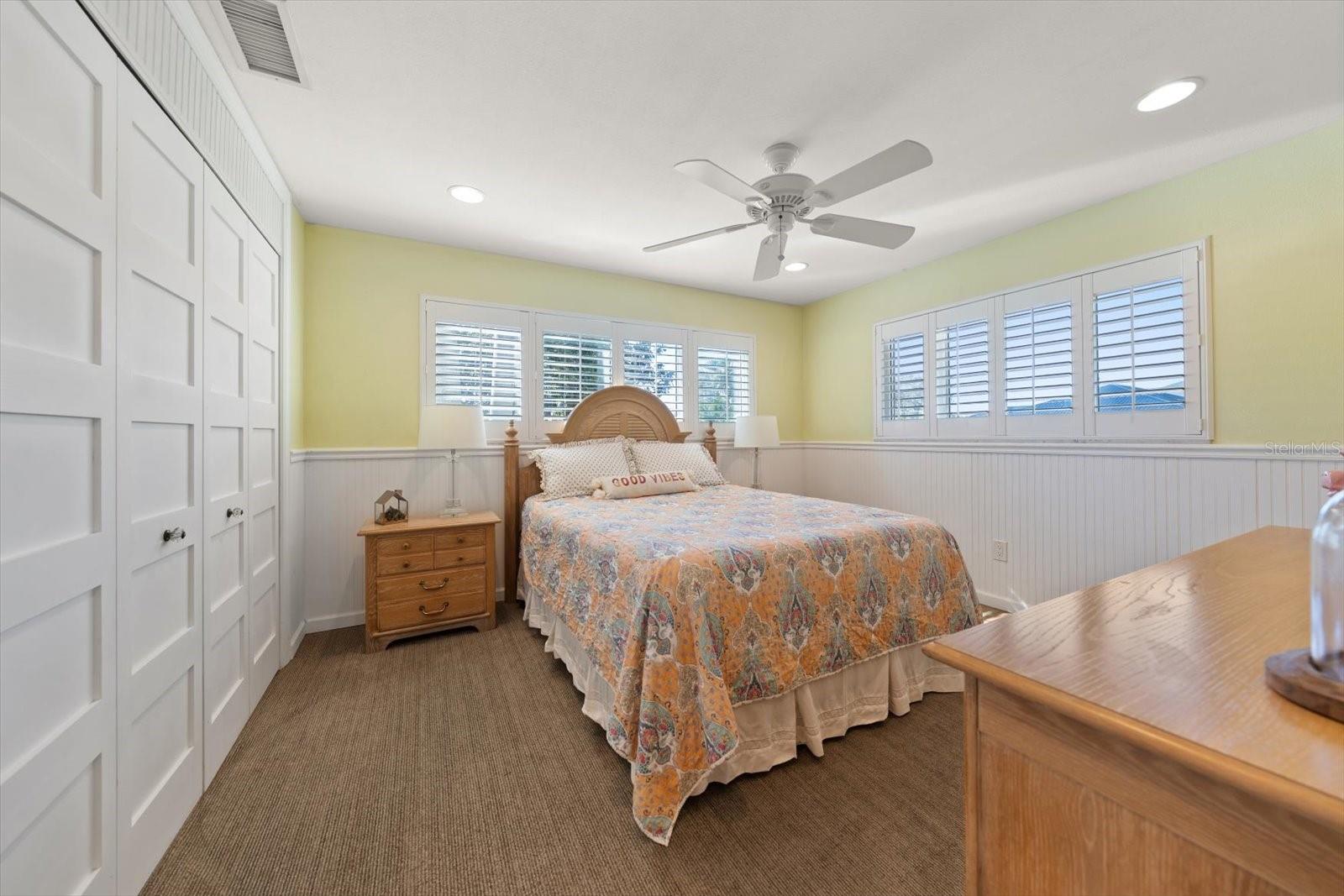 Image 23 of 31 For 127 Oakwood Drive