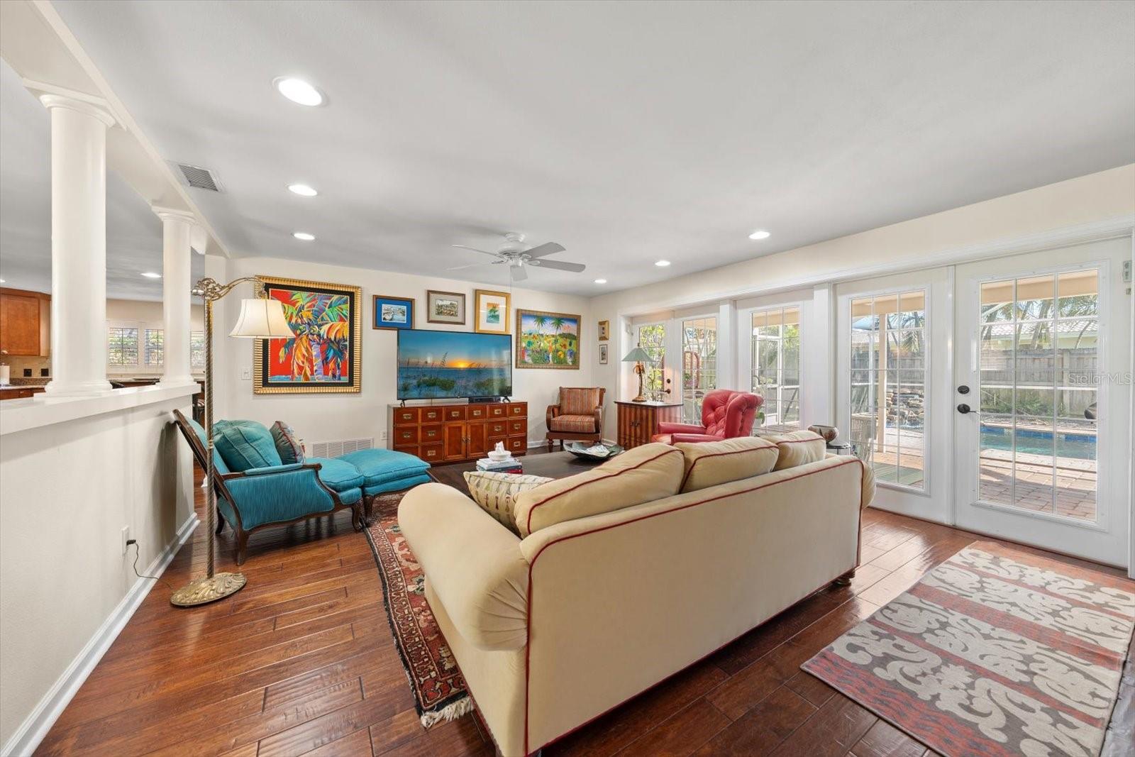 Image 8 of 31 For 127 Oakwood Drive