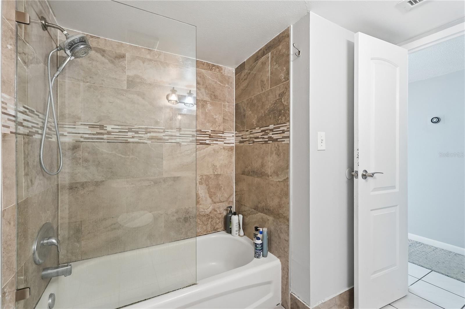 Image 18 of 23 For 337 Mcmullen Booth Road 158