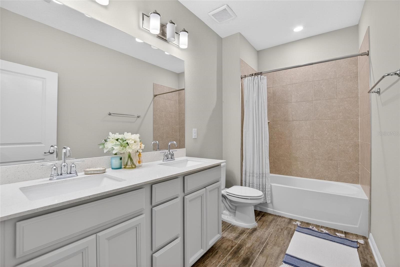 Image 37 of 84 For 10824 Whitland Grove Drive