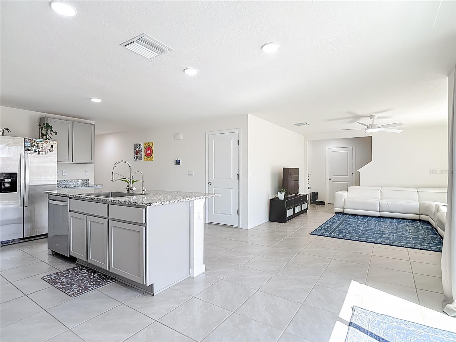 Image 11 of 45 For 35668 Doveland Drive