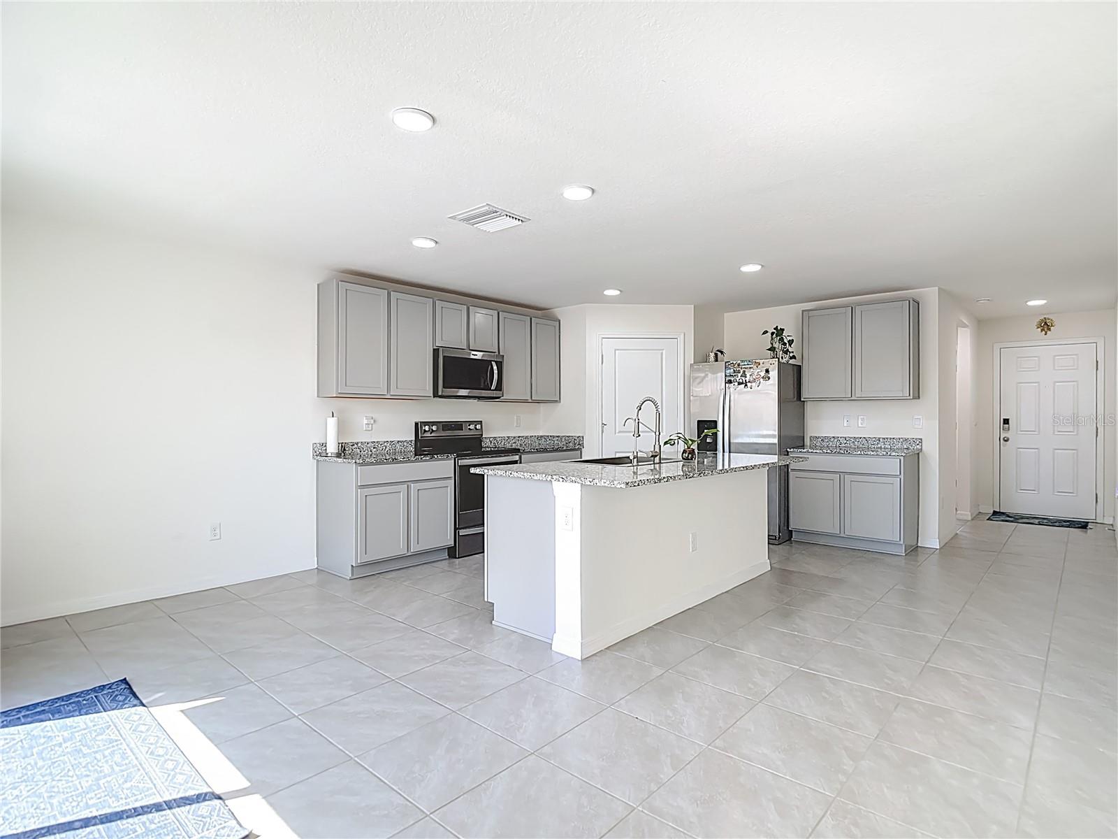 Image 15 of 45 For 35668 Doveland Drive