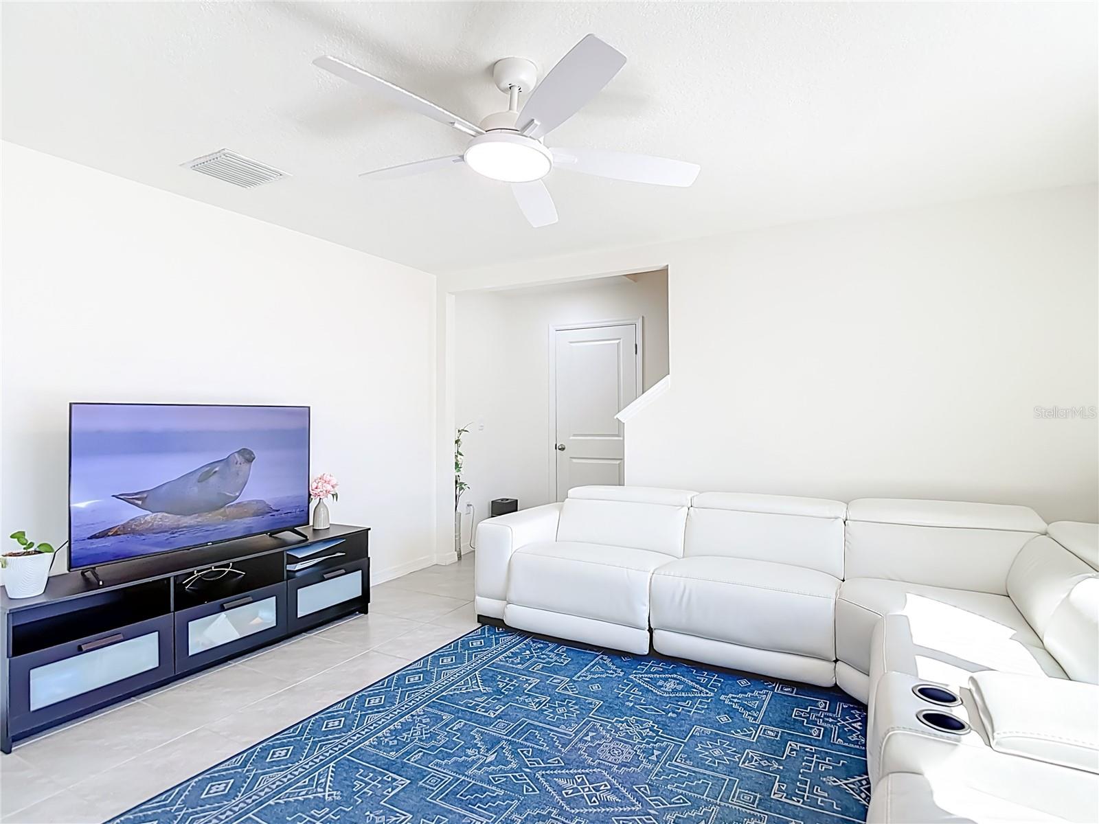 Image 18 of 45 For 35668 Doveland Drive