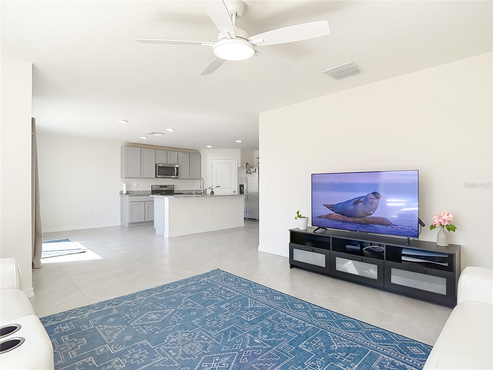 Image 19 of 45 For 35668 Doveland Drive