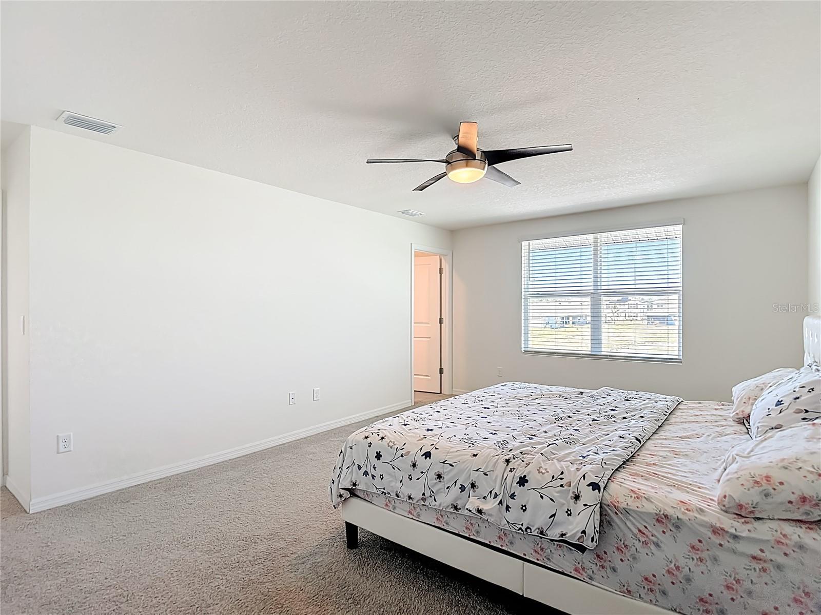 Image 32 of 45 For 35668 Doveland Drive