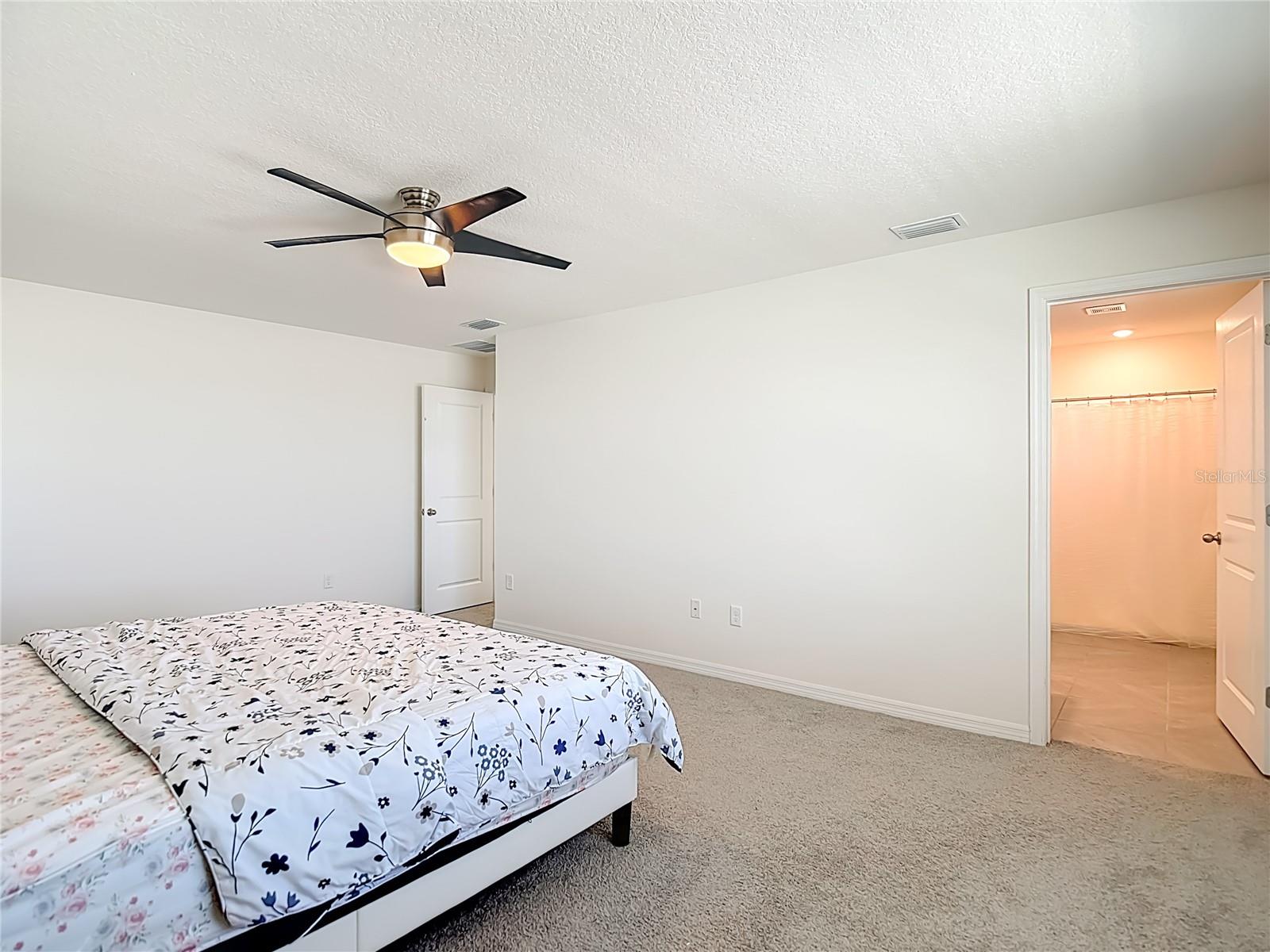 Image 33 of 45 For 35668 Doveland Drive