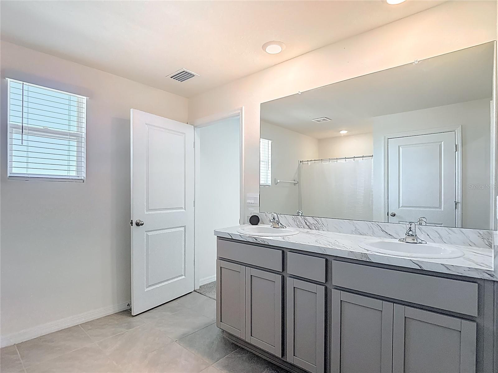 Image 38 of 45 For 35668 Doveland Drive