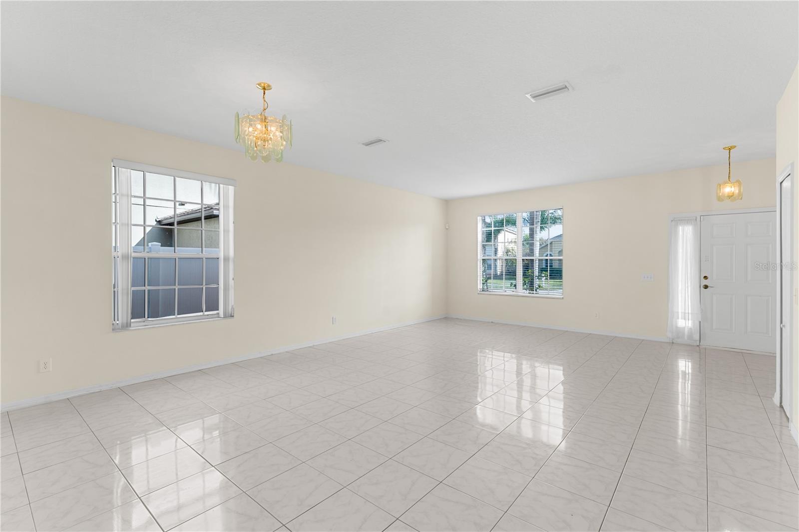 Listing photo id 8 for 10416 Meadow Spring Drive