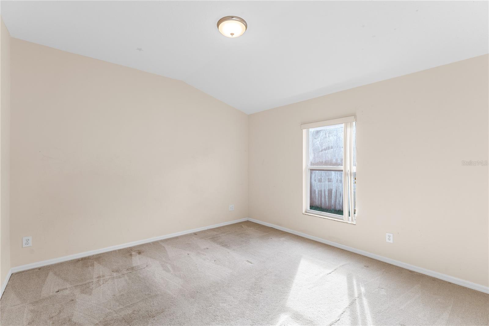 Listing photo id 17 for 10416 Meadow Spring Drive