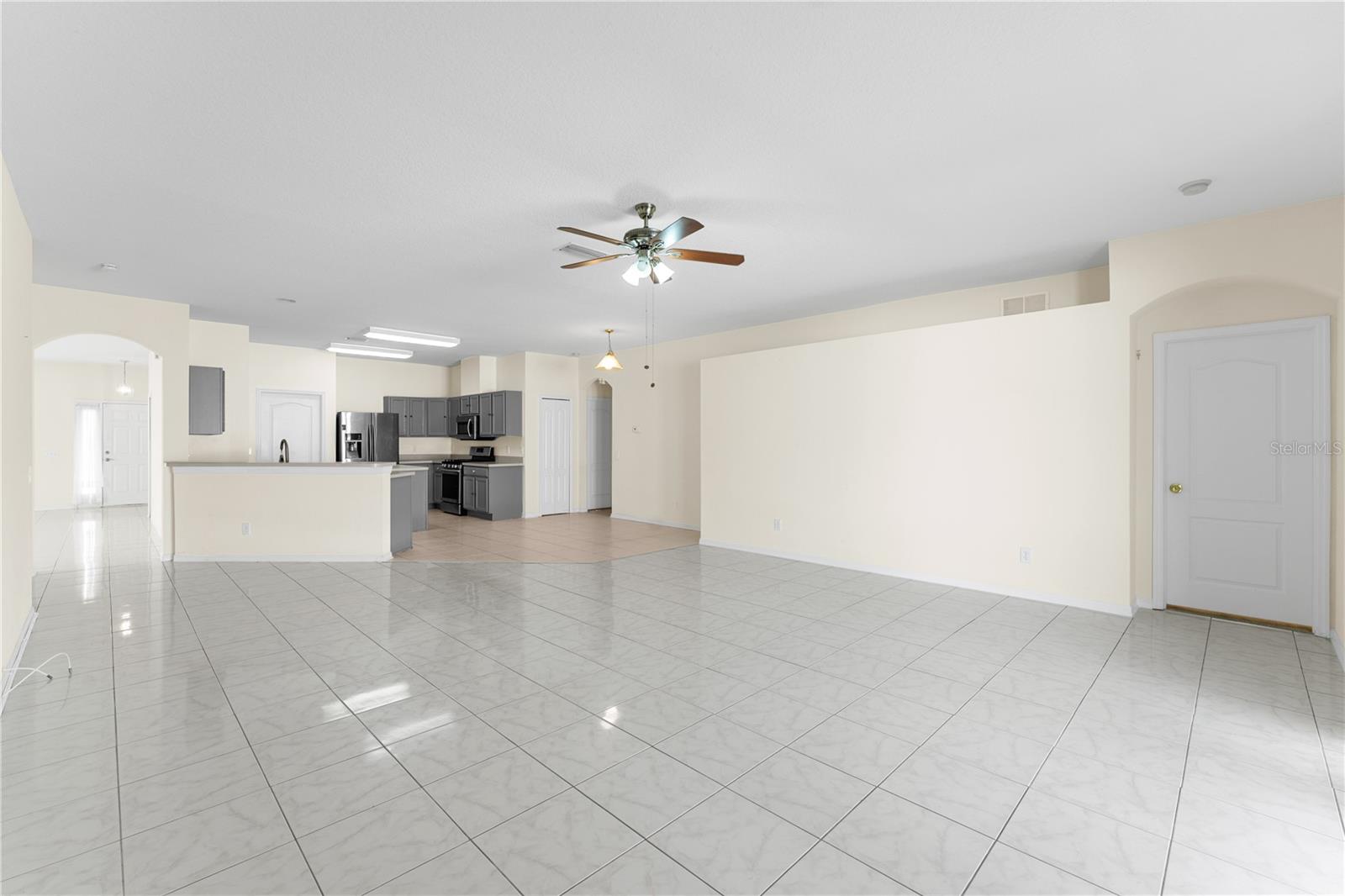 Listing photo id 0 for 10416 Meadow Spring Drive