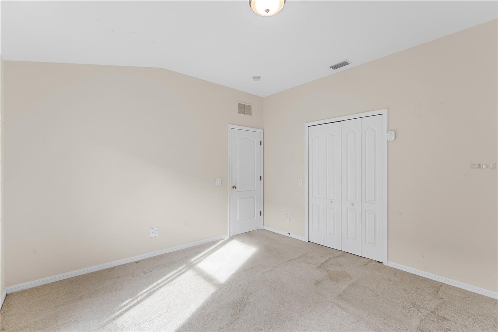 Listing photo id 19 for 10416 Meadow Spring Drive