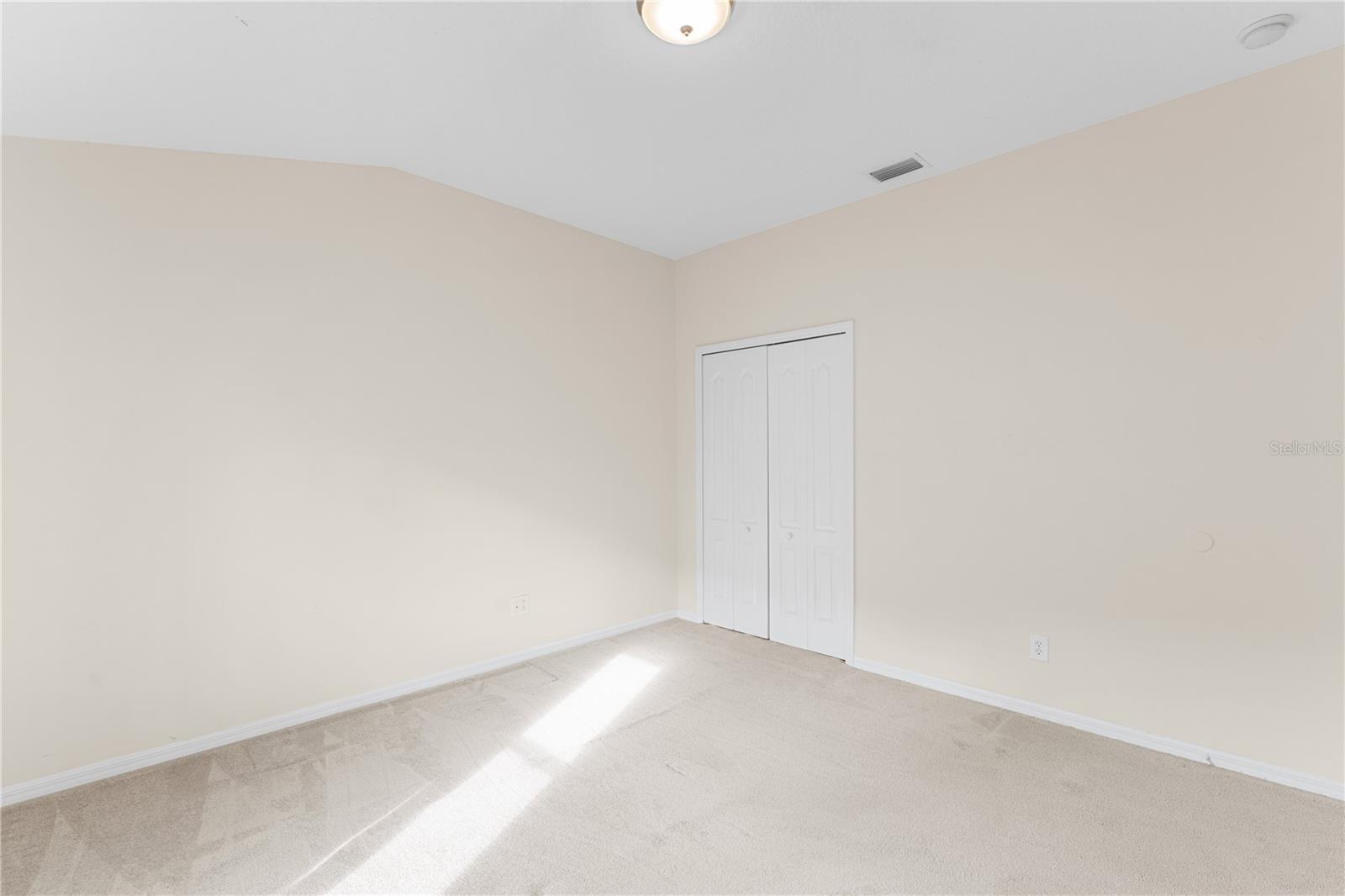 Listing photo id 24 for 10416 Meadow Spring Drive