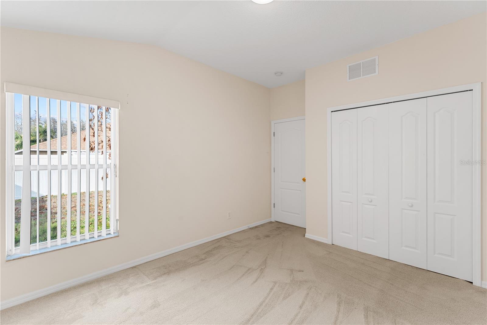 Listing photo id 29 for 10416 Meadow Spring Drive