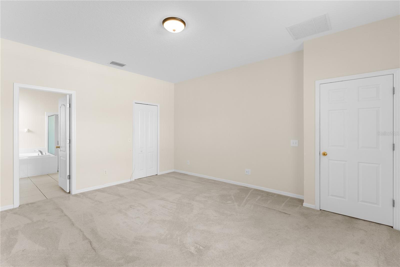 Listing photo id 32 for 10416 Meadow Spring Drive